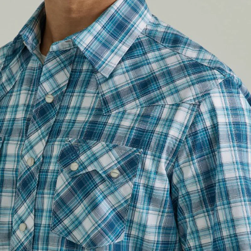 Wrangler Men's Blue Plaid Short Sleeve